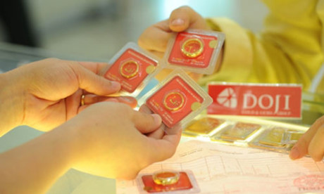 Cap nhat gia vang trong nuoc ngay 28/6/2016: 'Nghi lay suc' sau dot tang soc - Anh 2