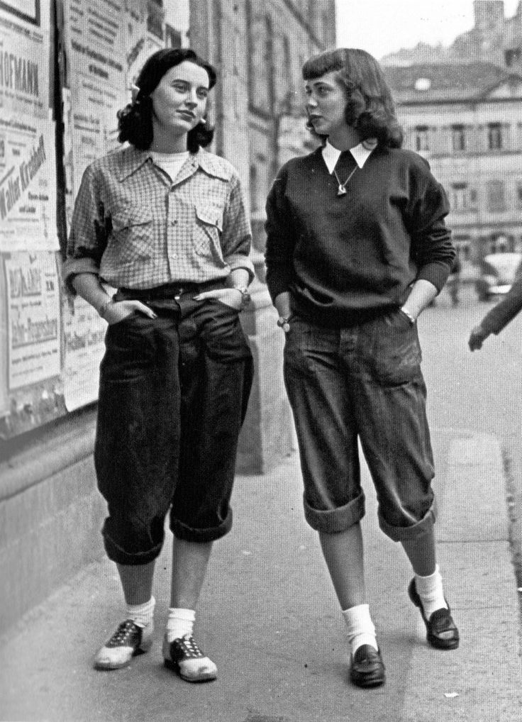 They Wore Saddle Shoes: 38 Vintage Photos That Show Women Enjoyed the ...