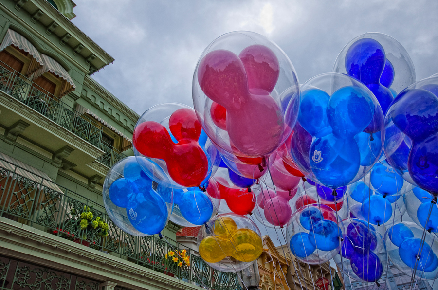 Музей воздушных шаров в санкт петербурге. Шары Париж. Воздушный шар в Париже. Музей воздушных шаров в Париже. Шарики Париж с днем рождения.
