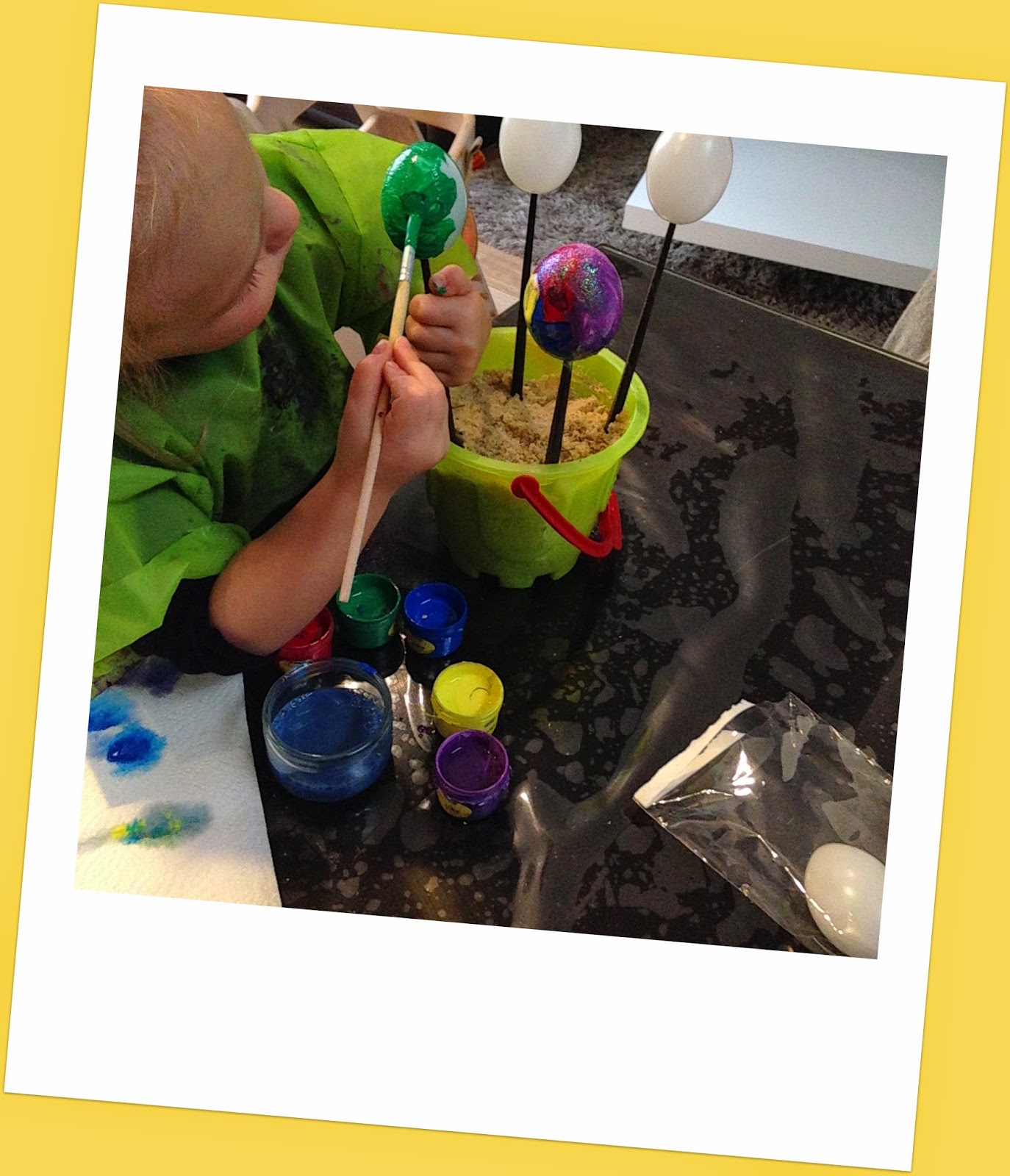 Kit Décoration Pâques à Peindre | 24 Oeufs En Bois | Pinceaux & Pigments | Loisir Créatif Enfant