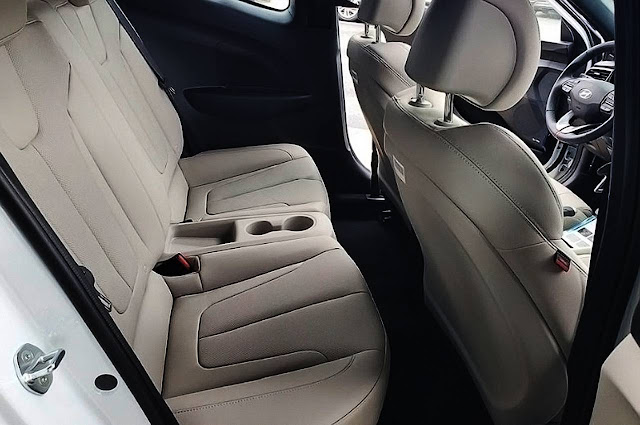 2020-hyundai-veloster-turbo-ultimate-seats-and-interior