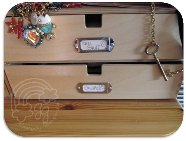 Bourgeois Shangri-La: Juni 2011