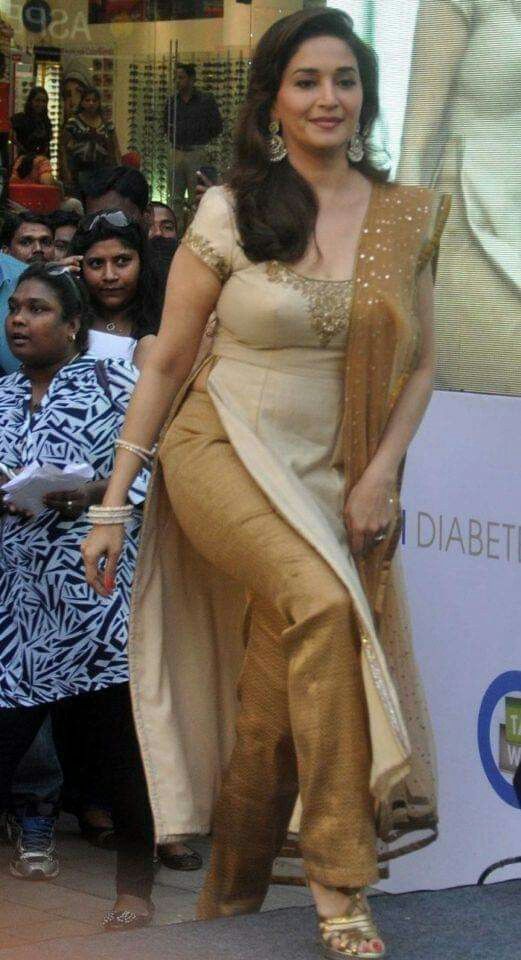 120+ Madhuri Dixit Latest Pics, Full HD Images and Photo Gallery ...