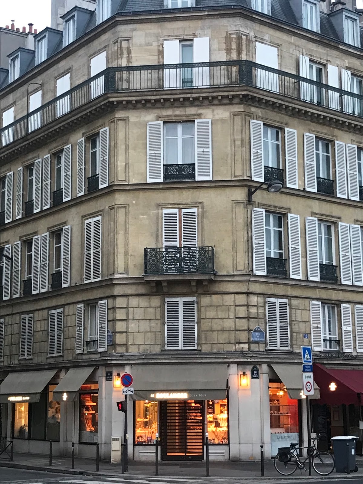 Pattersons in Paris: Le Boulangerie de la Tour