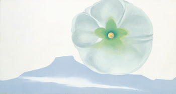 ジョージア・オキーフ 「タチアオイの白と緑―ペダーナル山の見える」