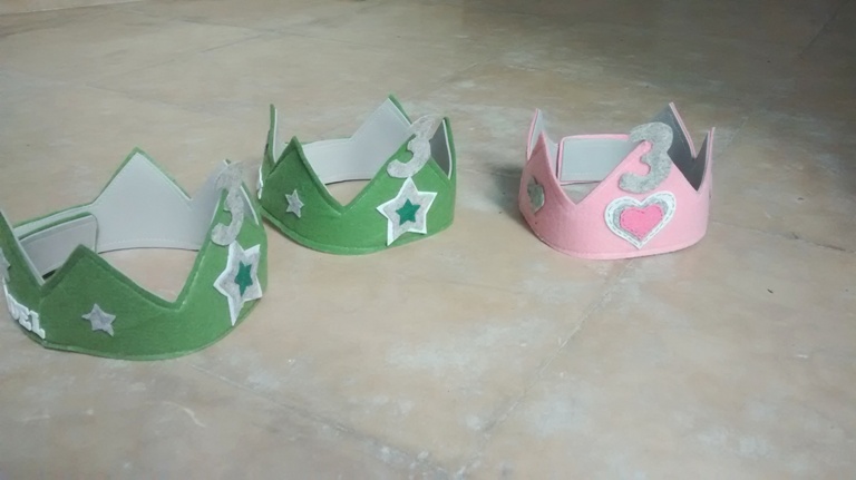 coronas cumpleaños los tres cerditos