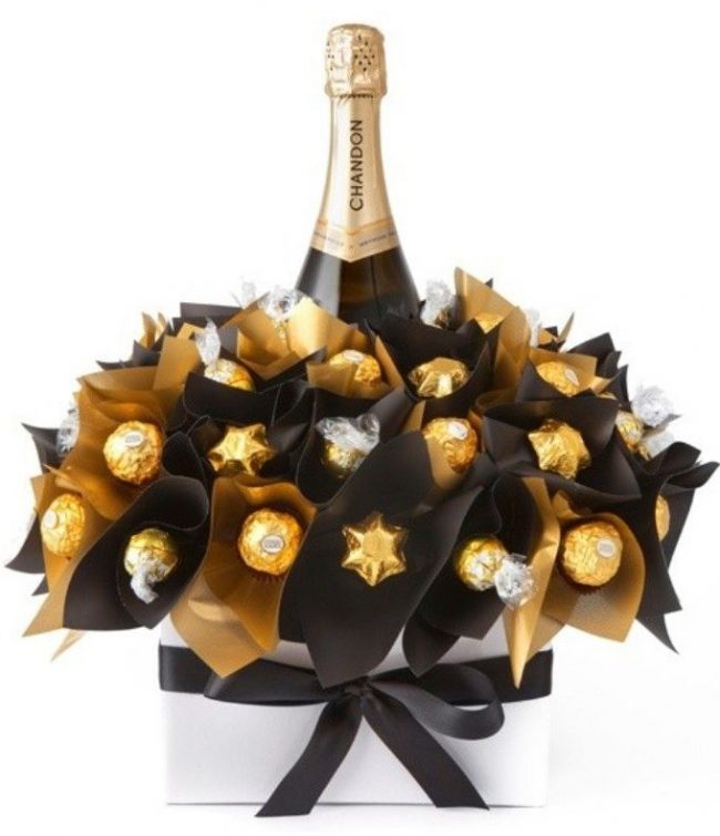 Как украсить бутылку шампанского на Новый год: 5 идей