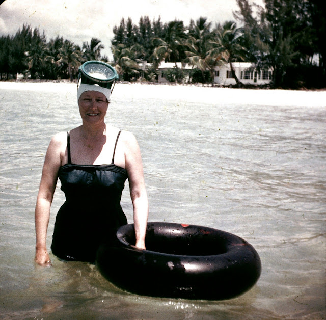 1950s The Early Days of Swimwear Outbreak 43 Color Snapshots Show