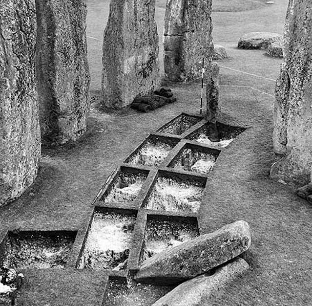 Стоунхендж (Stonehenge)