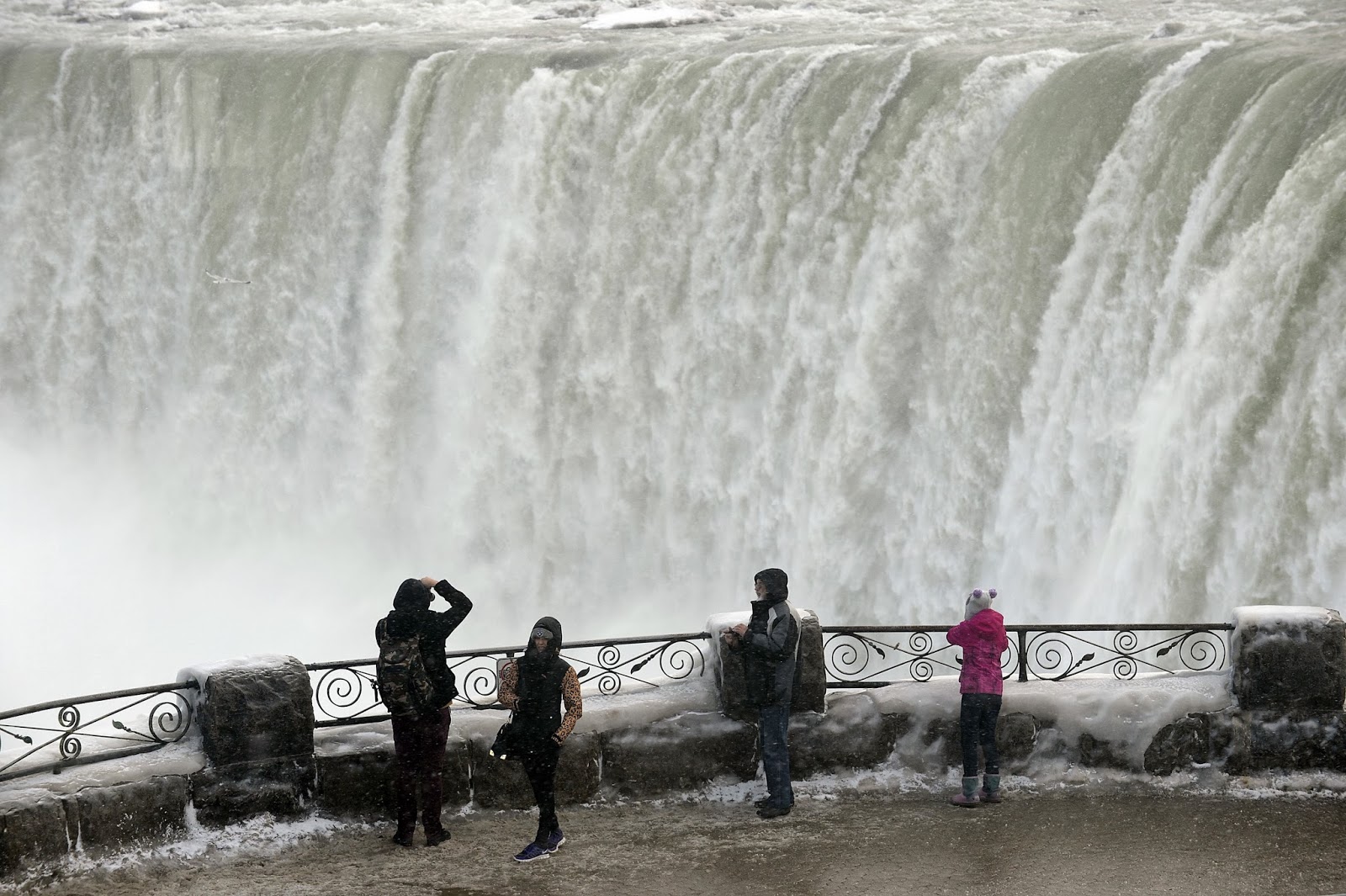 Befagyott a Niagara-vízesés egy része is