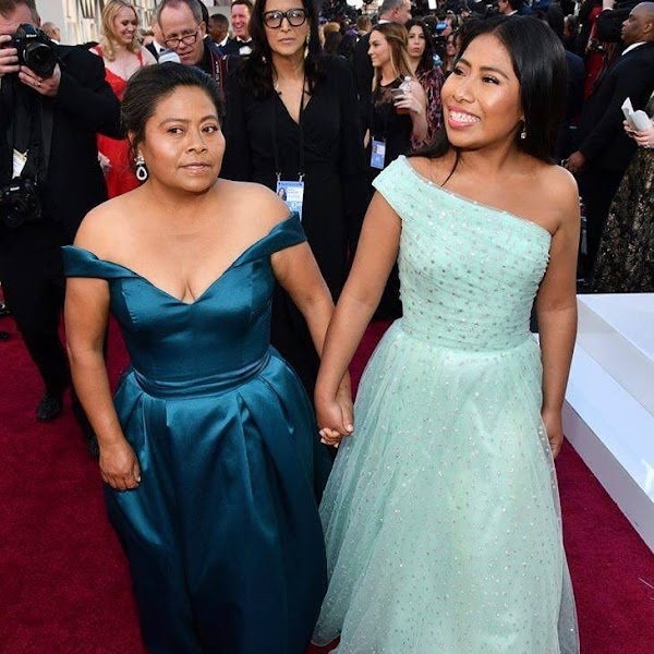 Yalitza Aparicio acudió acompañada de su madre a los Oscar