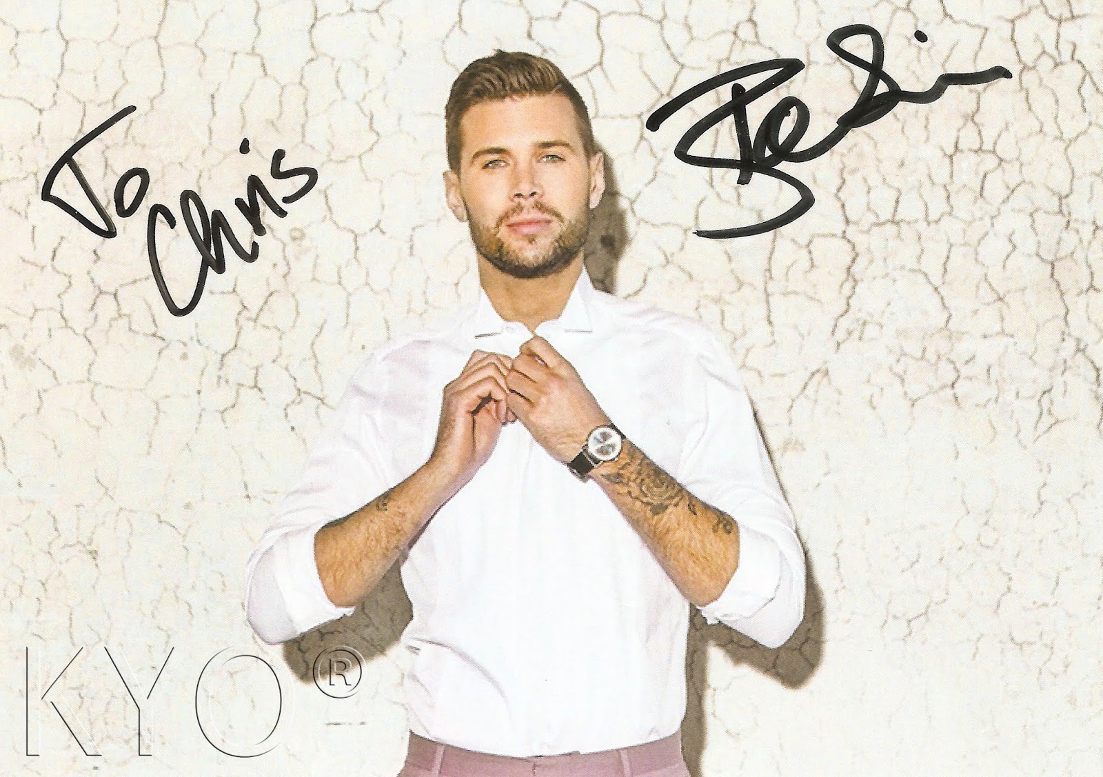Chris Autographs Robin Bengtsson