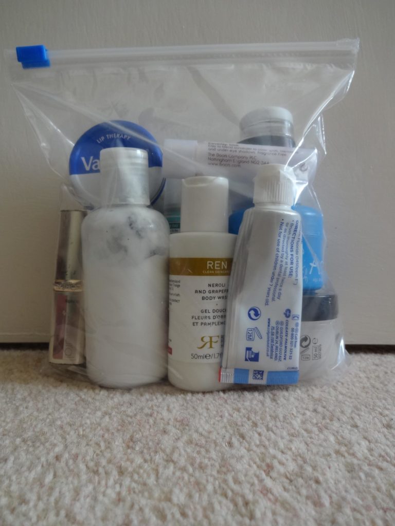 ryanair liquid bag size