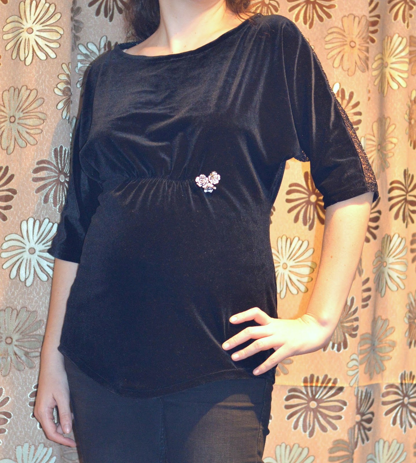 I believe I can sew... My new maternity TNT the velvet top