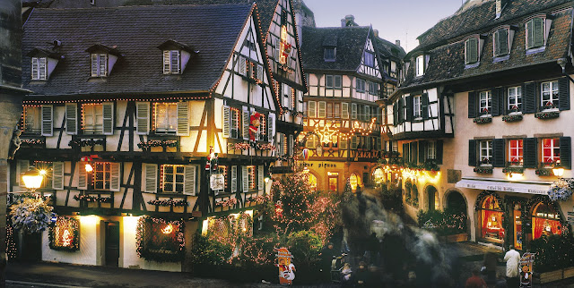 If you visit Colmar during the holidays, you'll find Christmas enchantment abounds along Rue des Marchands. Photo: © CRTA - Zvardon. Unauthorized use is prohibited.