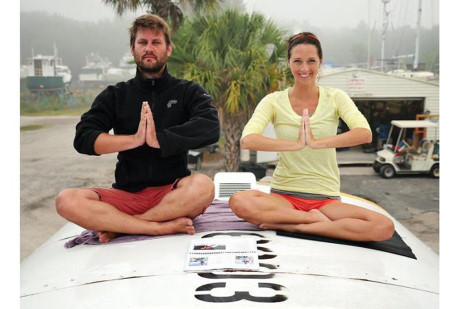 Ban toan bo tai san de di vong quanh the gioi tren bien - Anh 5