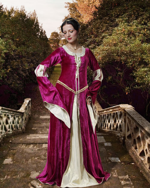 Medieval Dresses: March 2013