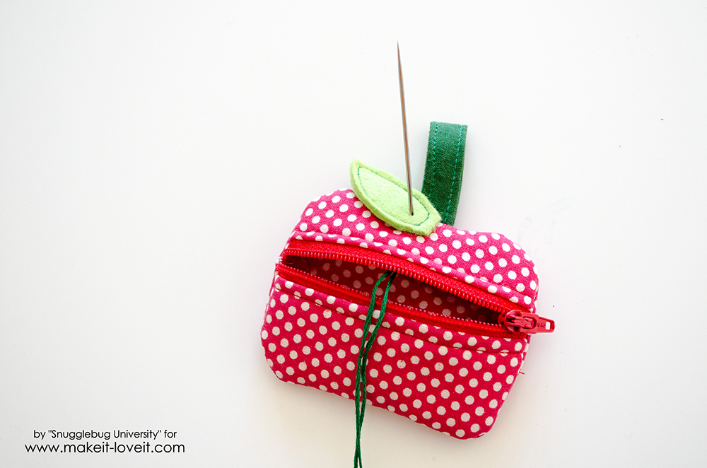 Lunch Money Zippered Apple Pouch Tutorial