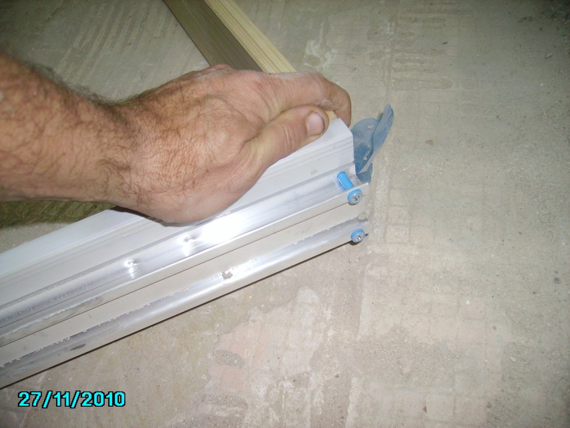 Instalar puerta corredera empotrada en obra. ~ Angelatedo