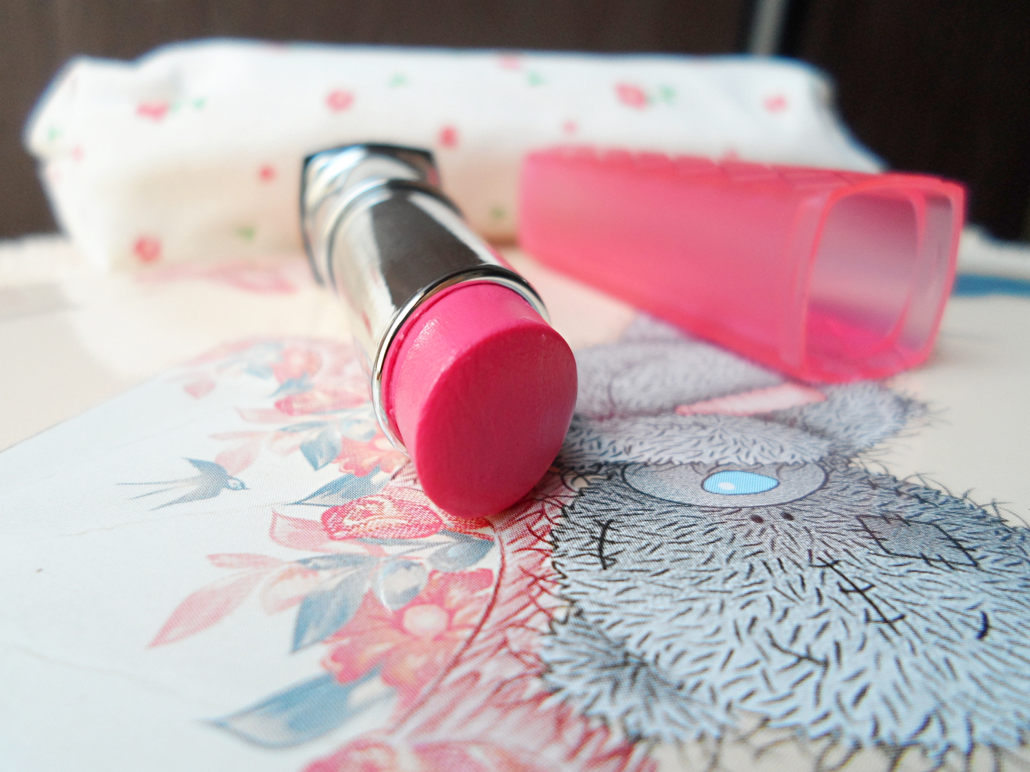 revlon cosmetics review pink bright lipstick swatches, помада ревлон отзывы и свотчи бьюти блог