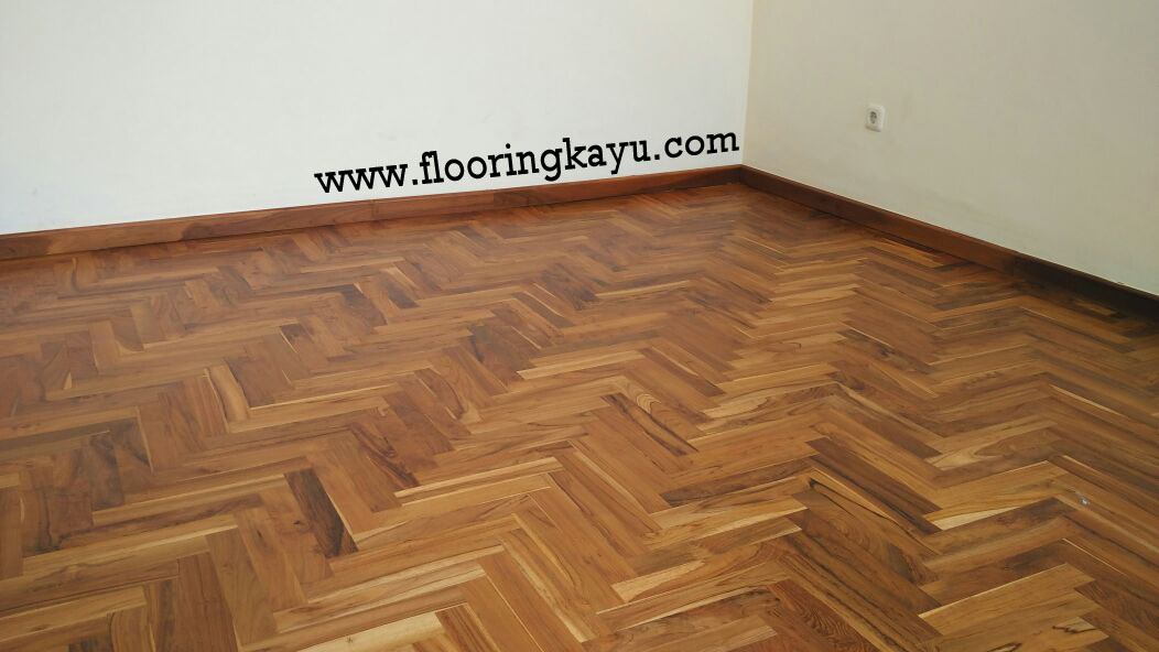 Flooring Kayu Solid FLOORING KAYU JATI HERRINGBONE