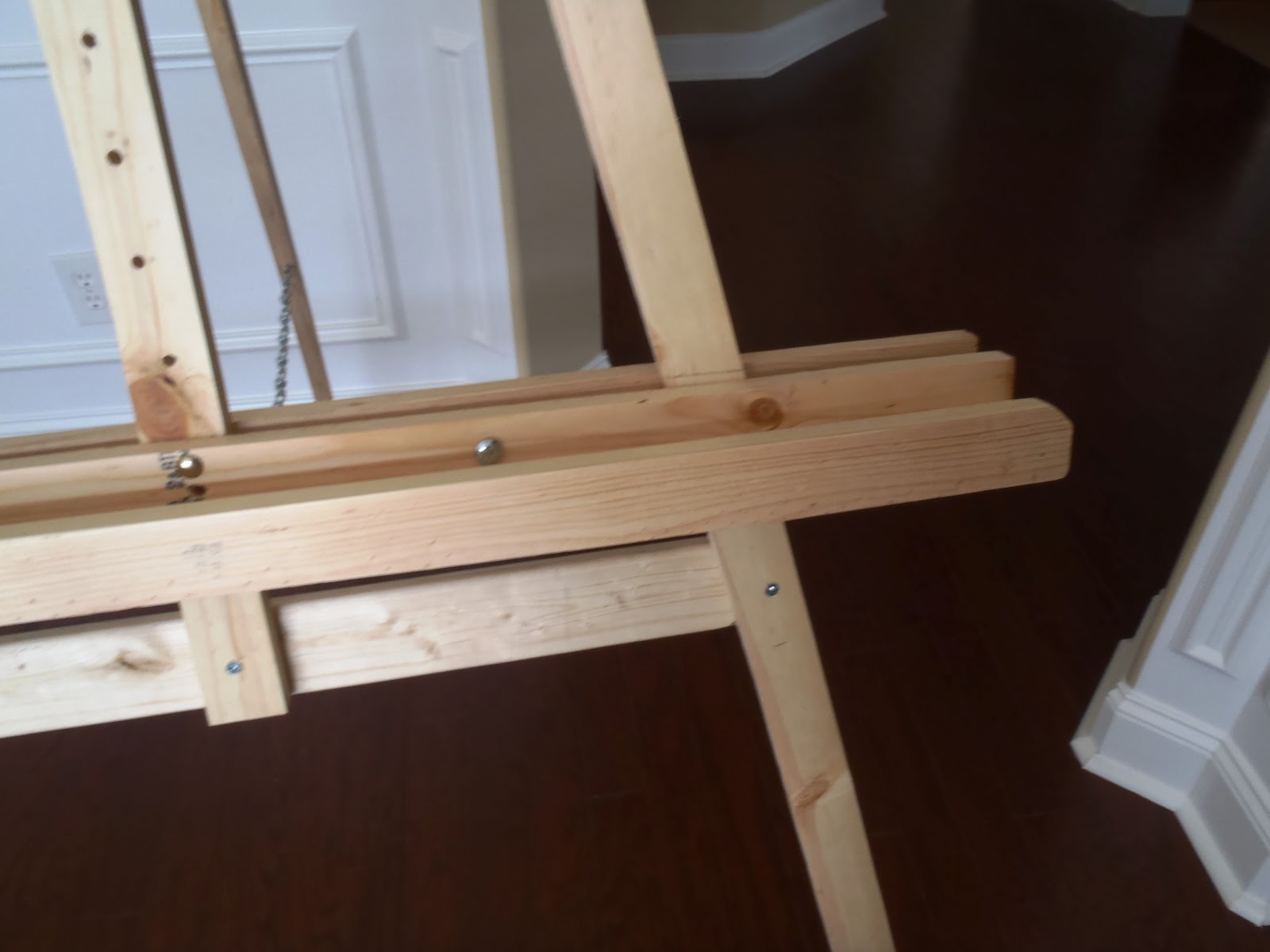 Lazy Liz on Less: Build a Cheap, Quick and Easy Artist Easel