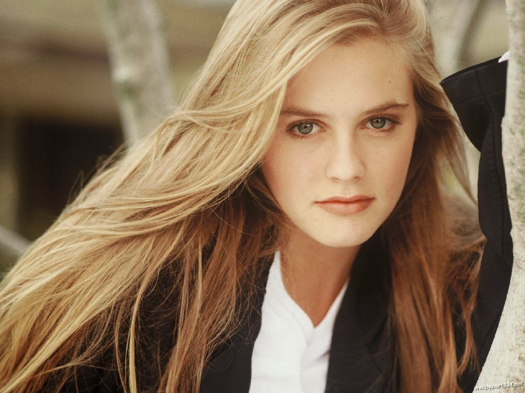 Latest Celebrity Photos Alicia Silverstone Sexy And Hot Wallpapers