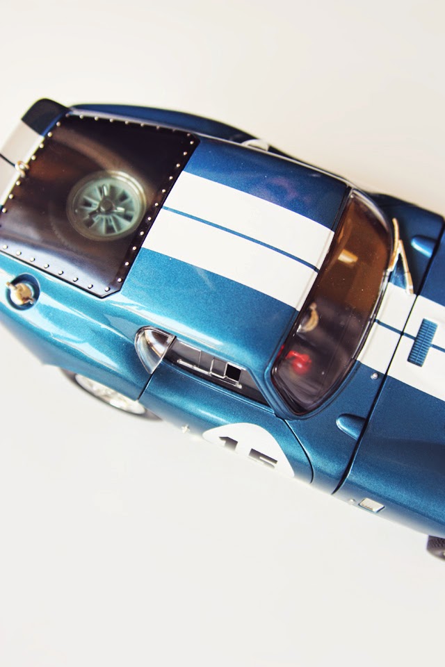 1/18 Yat Ming/Road Signature 1965 Shelby Cobra Daytona Coupe