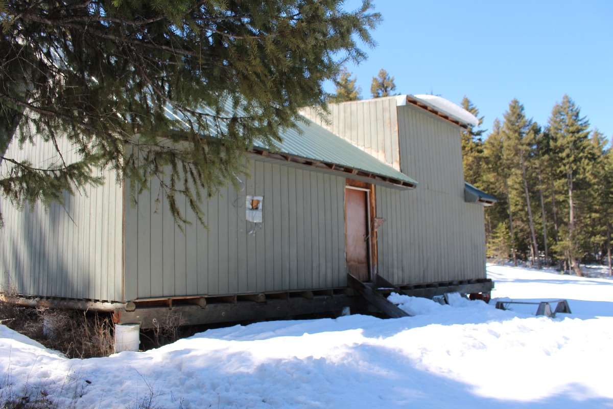 Northwest National Real Estate NEW LISTING! Off The Grid Cabin Western Montana Abundant In Wildlife