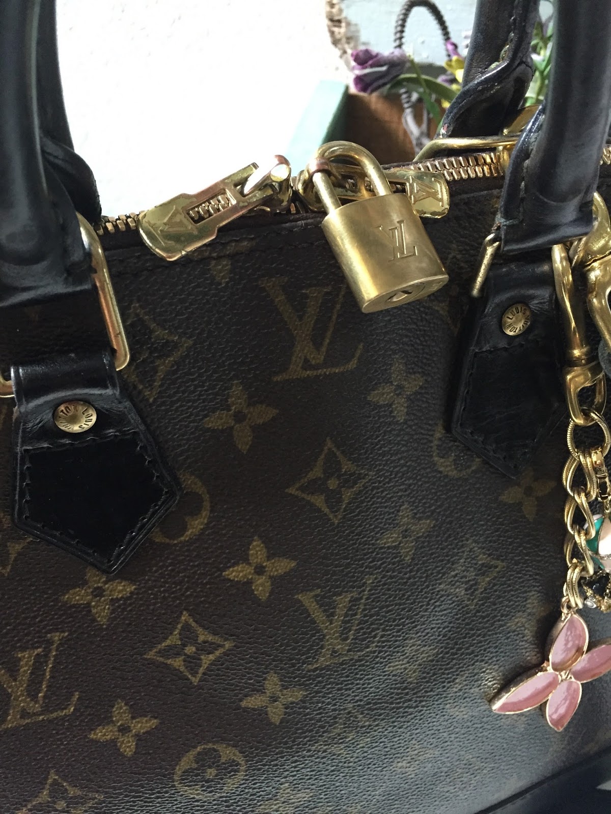 Louis Vuitton - Advice for Louis Vuitton Alma vachetta water spots/stain  and general lightening of the leather