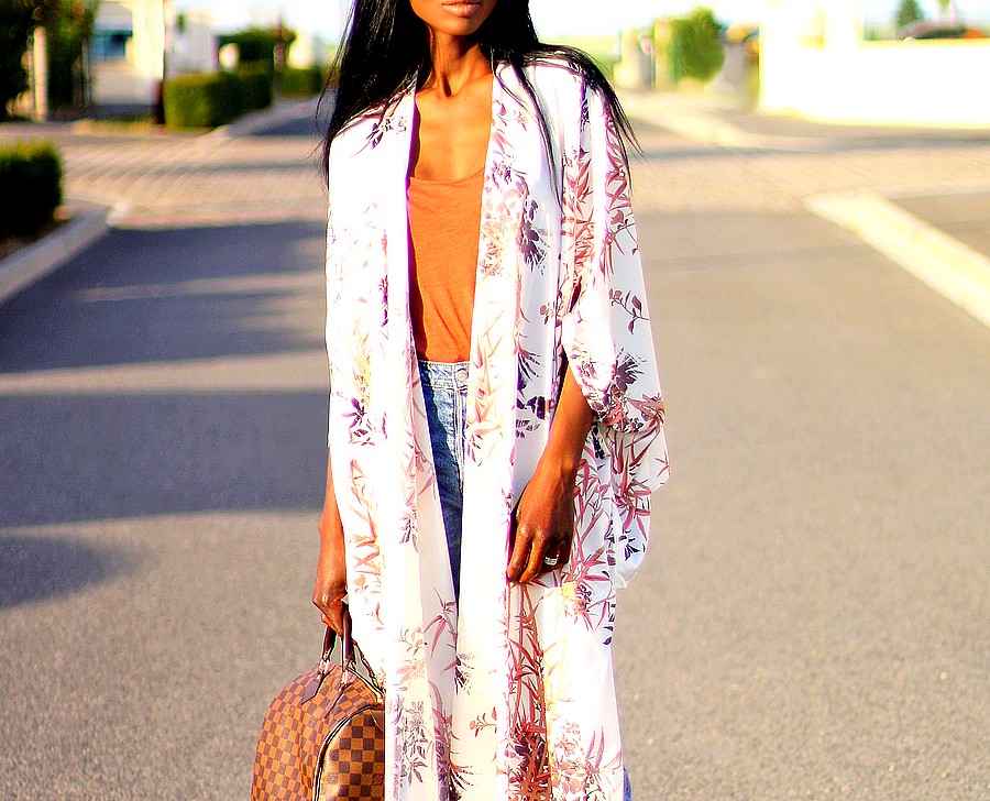 idee-de-look-avec-kimono-a-fleurs idee-de-look-avec-kimono-a-fleurs