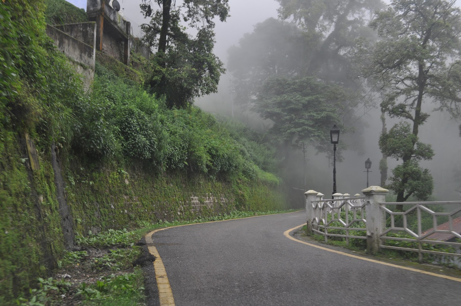  मसूरी का कैंपटी क्षेत्र