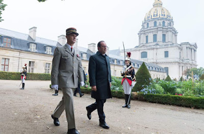 François Hollande, en los Invalides, durante el homenaje a las víctimas de los atentados de noviembre de 2015