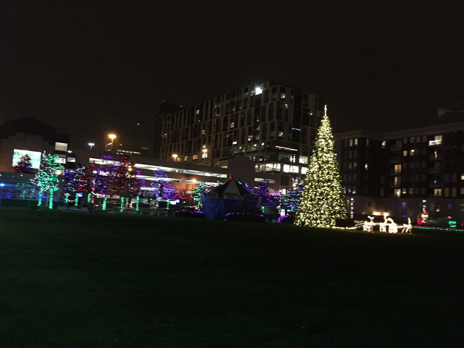 Columbus Commons Holiday lights Review greenforever