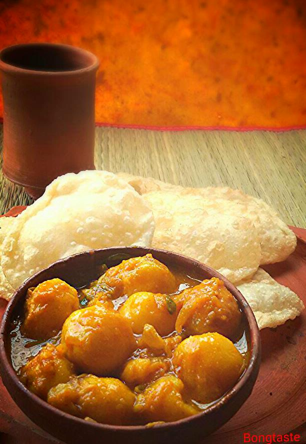 ALOOR DUM ( BENGALI STYLE DUM ALOO ) SPICY POTATO CURRY Cappuccinosan