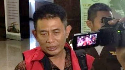 Selewengkan Dana Pasar, Mantan Plt Dirut Pasar Surya Ditahan Kejati Jatim Selewengkan Dana Pasar, Mantan Plt Dirut Pasar Surya Ditahan Kejati Jatim