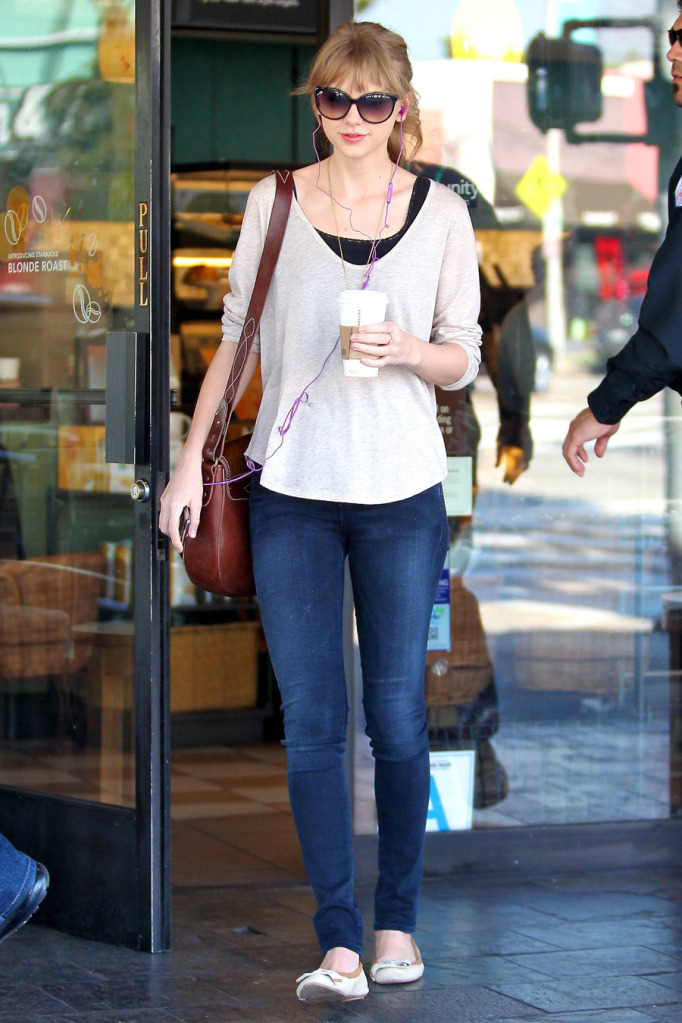 My Fashion And Style Site!: Style Review: Taylor Swift