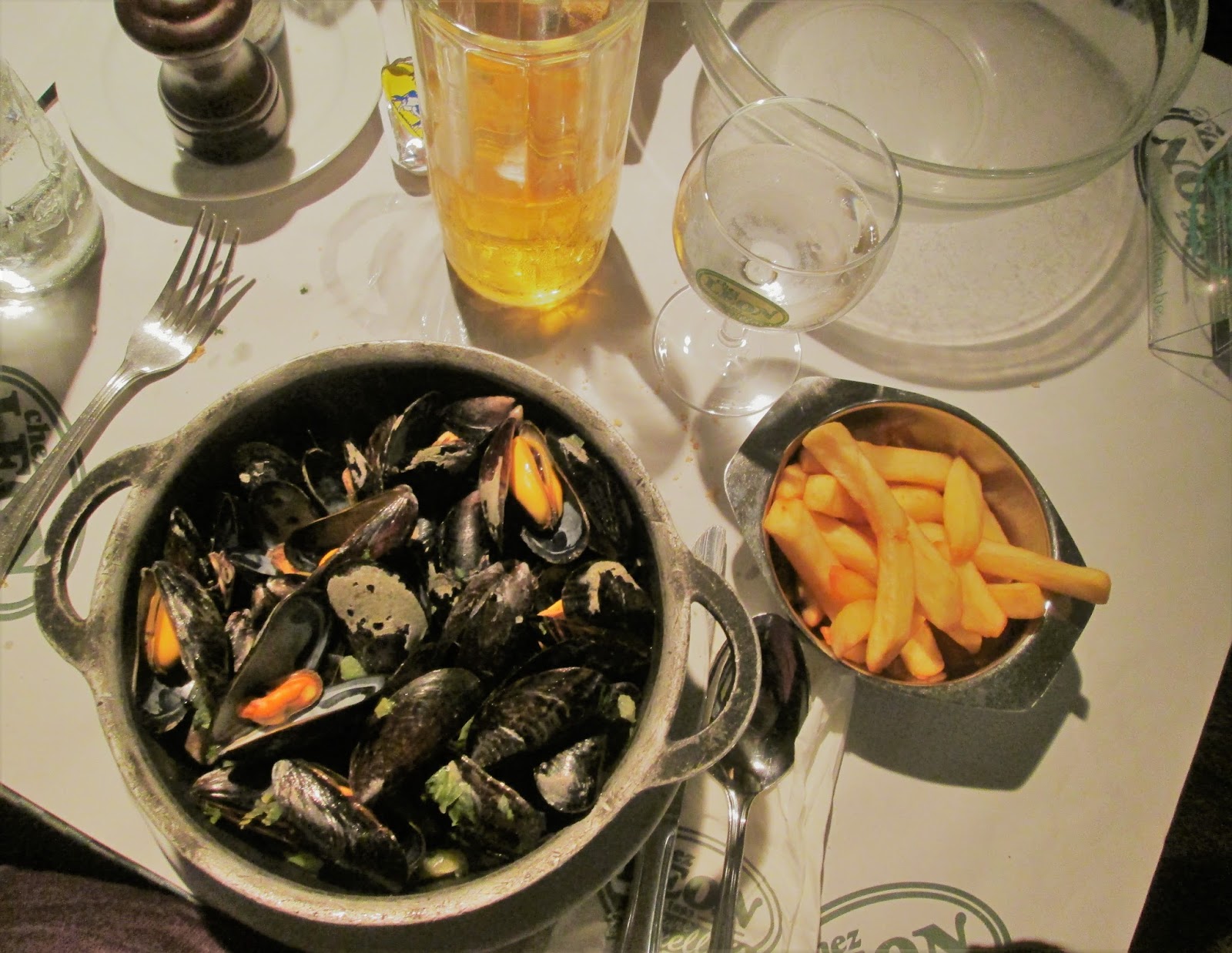 Dove mangiare cozze e patatine a Bruxelles Chez Léon Emotion