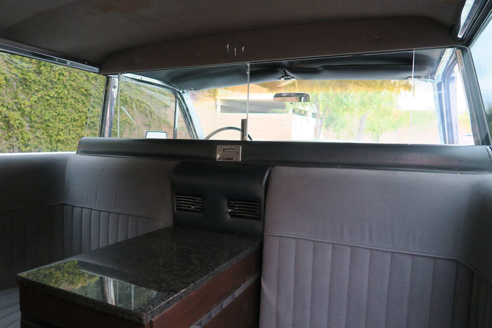 1965-lincoln-continental-limo-mcqueen-39.jpg