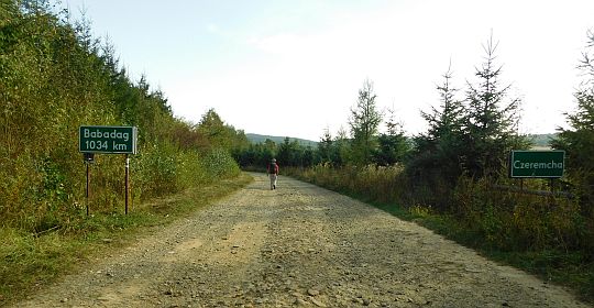 Do Babadag mamy stąd 1034 km.