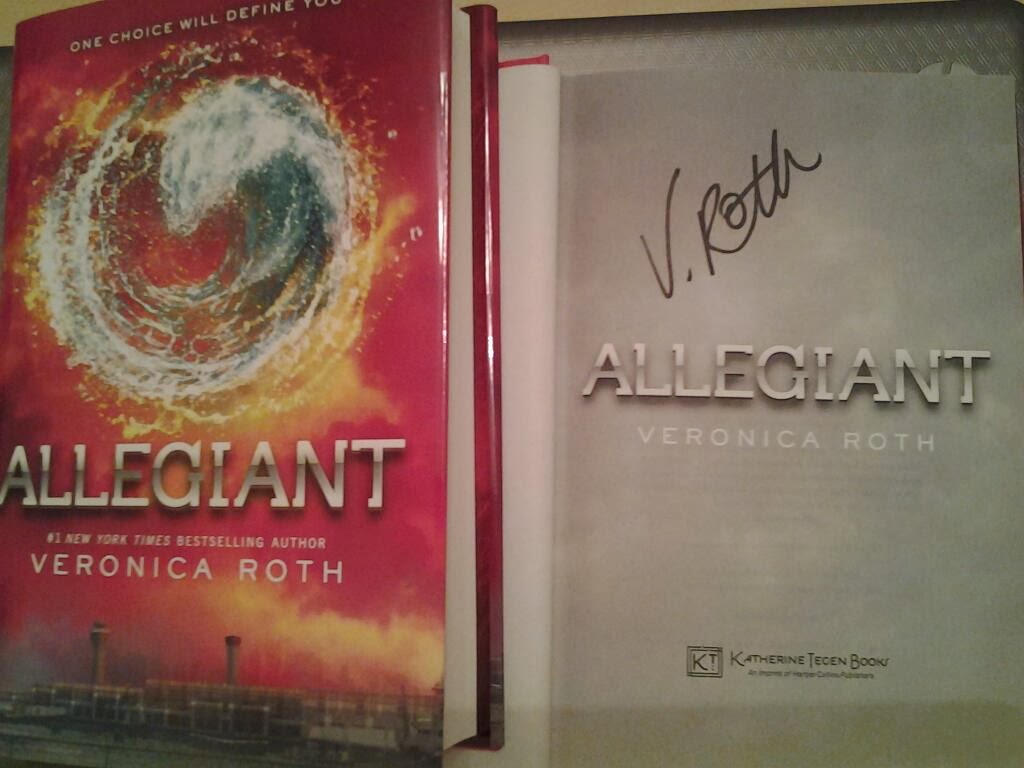Mary Had a Little Book Blog: Allegiant signing with Veronica Roth