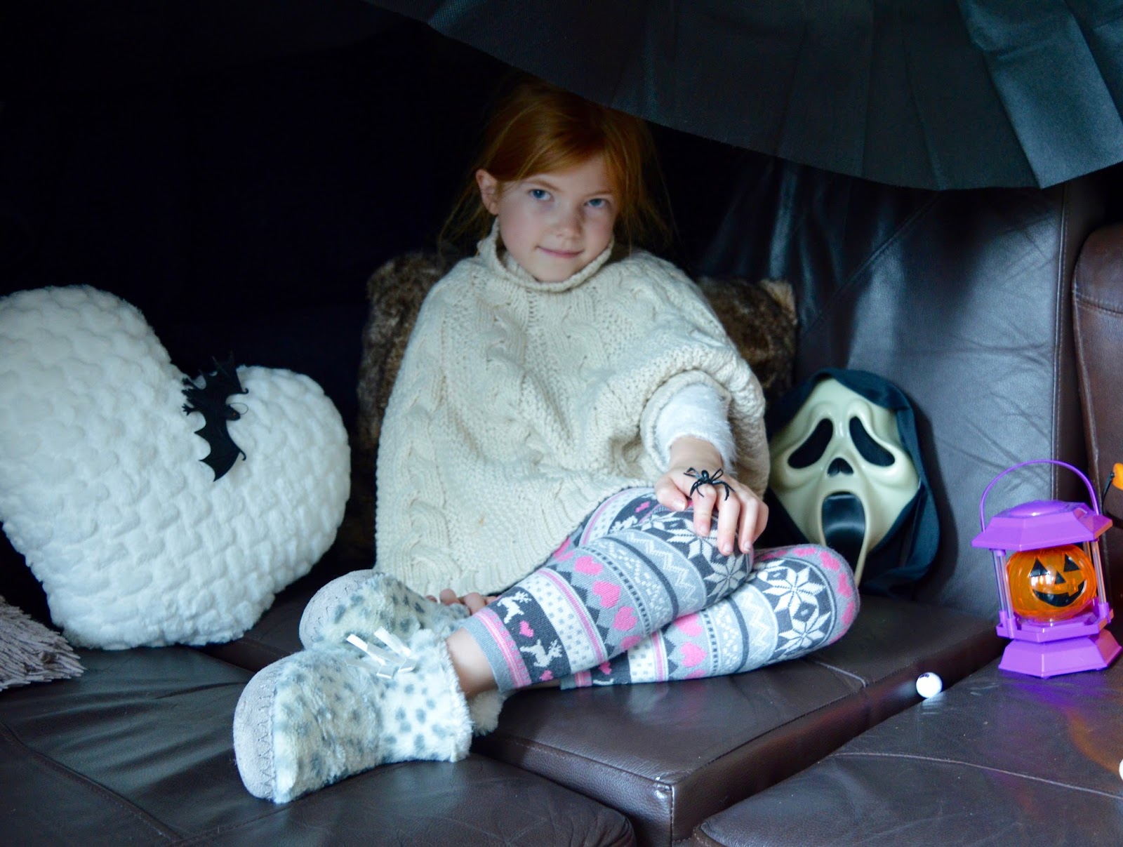 How to create an awesome sofa den for Halloween with DFS #MySofaDen
