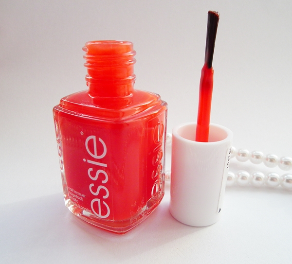 manicure, Essie, Essie Capri 68, lakier do paznokci essie, pomarańczowy lakier, wizaz
