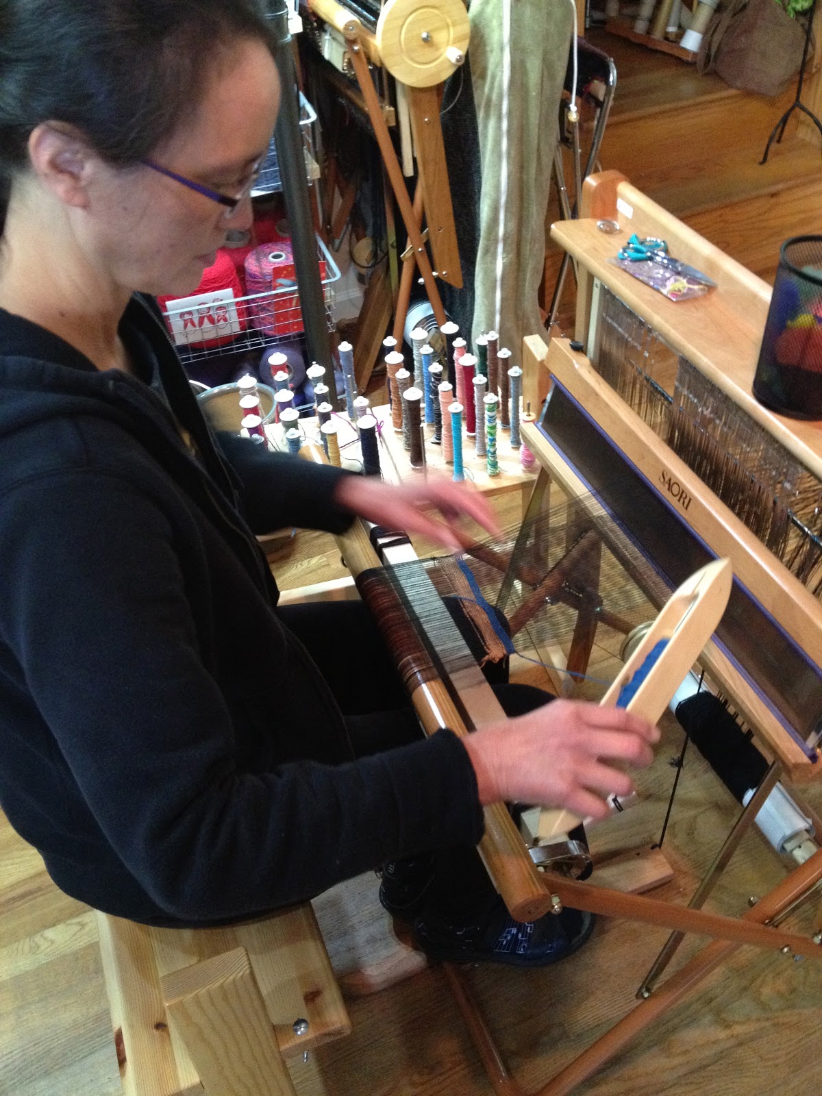 CENTERING WITH FIBER Learning saori weaving and rigid heddle loom weaving