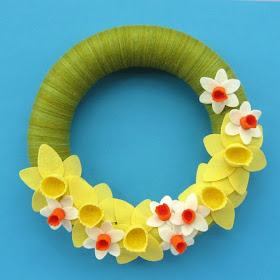 http://bugsandfishes.blogspot.co.uk/2017/03/a-year-of-wreaths-march-daffodil-wreath.html