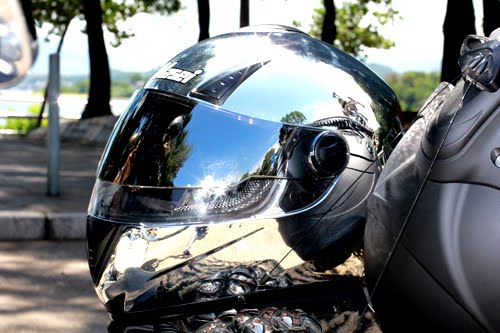 Globe Keiko Motorcycle Helmet Underground: Masei 828 Chrome Full Face