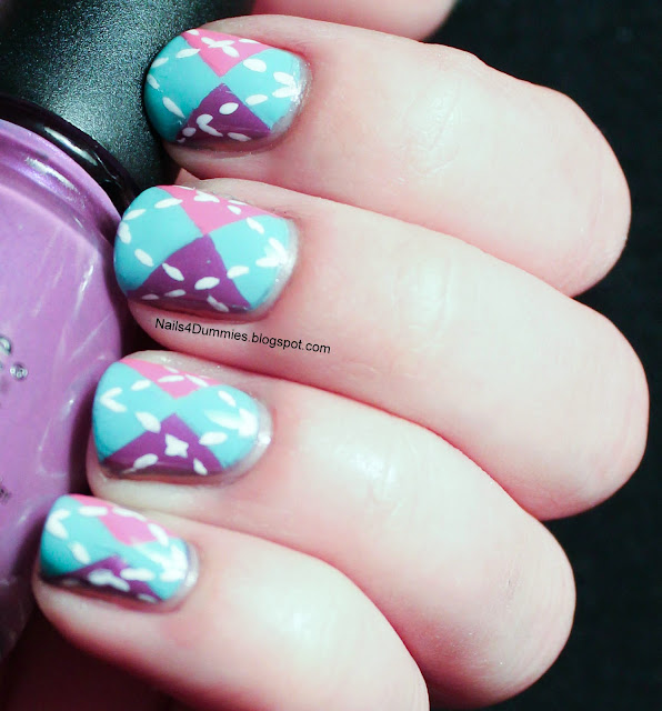 Argyle tape mani