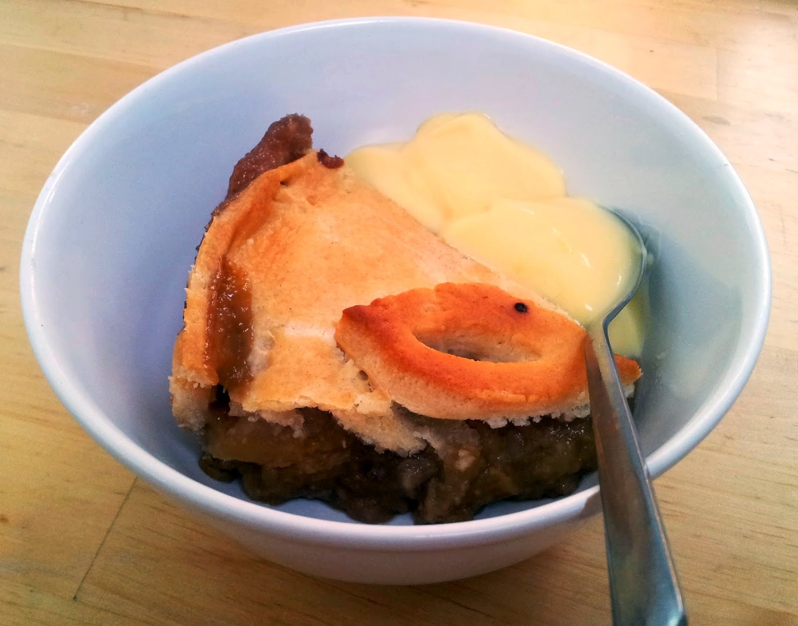 Charlie makes cakes Rhubarb, rum and walnut pie