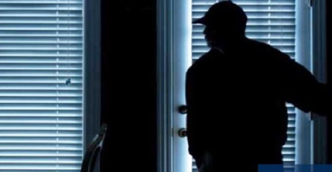 Τρόμος για 17χρονη στον Πειραιά: «Βρήκα το παιδί μου στα αίματα», περιγράφει η μάνα Τρόμος για 17χρονη στον Πειραιά: «Βρήκα το παιδί μου στα αίματα», περιγράφει η μάνα