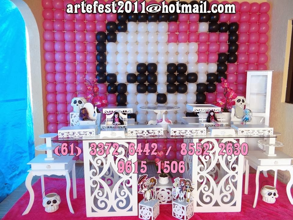 Mesa  e decoração provençal Monster High